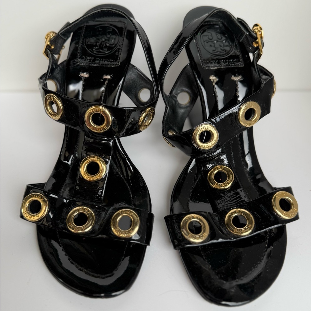 TORY BURCH Kathryn Black Patent Leather Gold Rivet Wedge Heel Sandals Size 7.5 - Picture 7 of 16